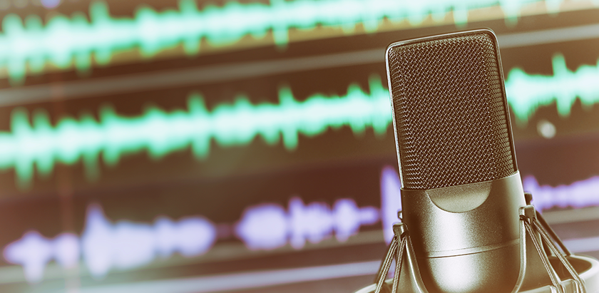 podcasting-microphone-for-accounting-podcast