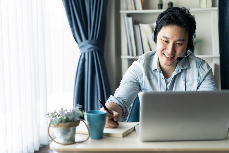 virtual accountant working remotely